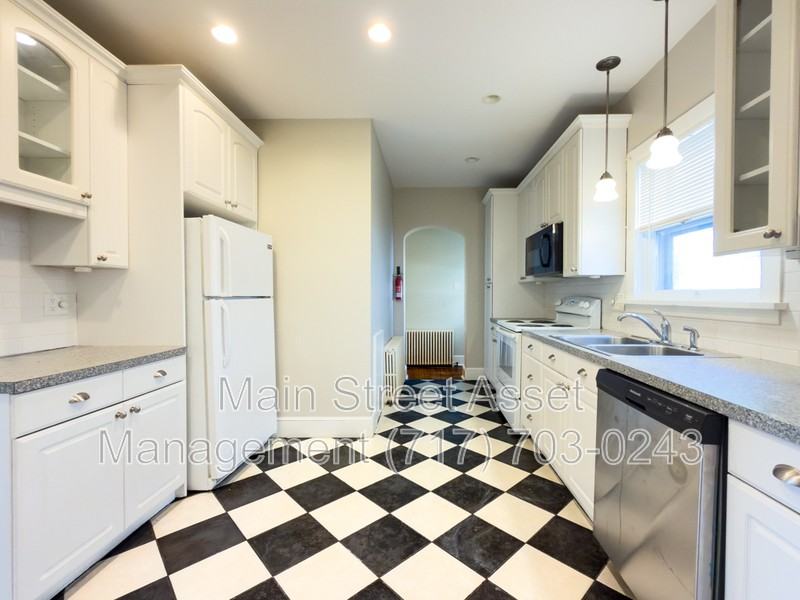 139 S 29th St #1 - Photo 3 of 28
