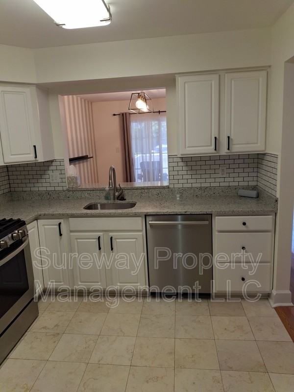 6402 Baltimore Dr - Photo 5 of 11