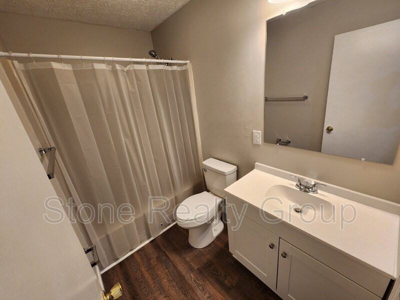 4435 S Sioux St #4 - Photo 6 of 9
