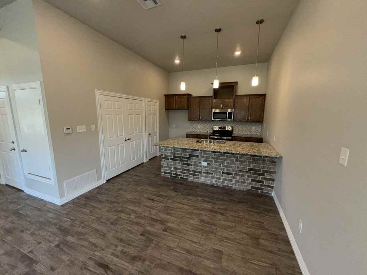 3230 Fenway Circle - Photo 6 of 17
