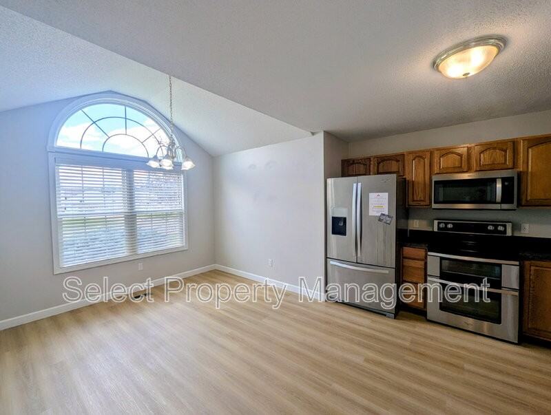 7921 Edinburgh Pl - Photo 3 of 23