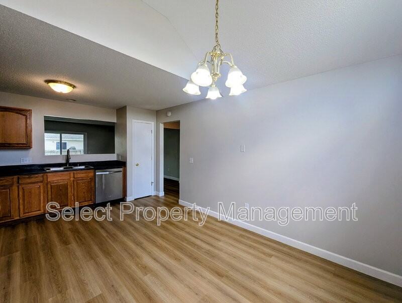 7921 Edinburgh Pl - Photo 4 of 23