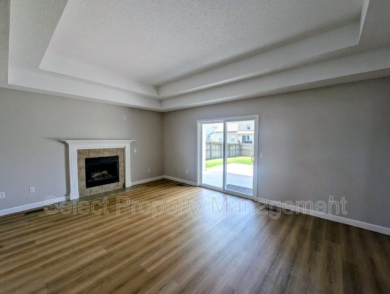 7921 Edinburgh Pl - Photo 7 of 23