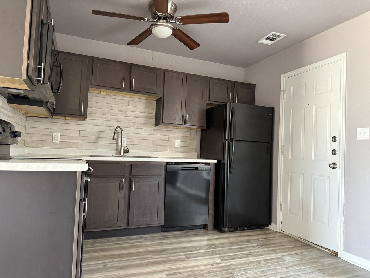 2825 Cedar Circle - Photo 3 of 10