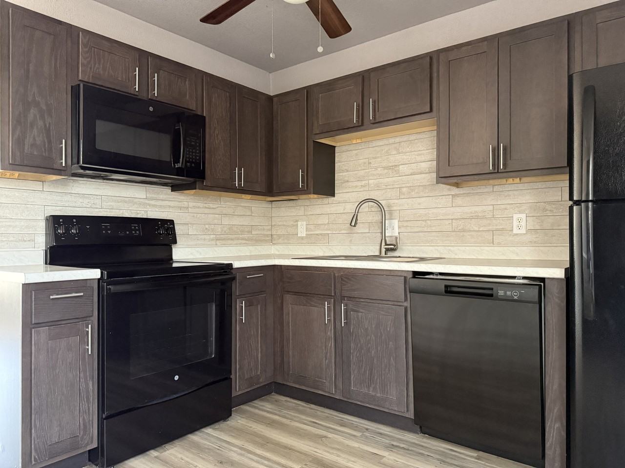 2825 Cedar Circle - Photo 4 of 10