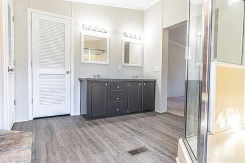 846 Currie Mill Rd - Photo 3 of 43