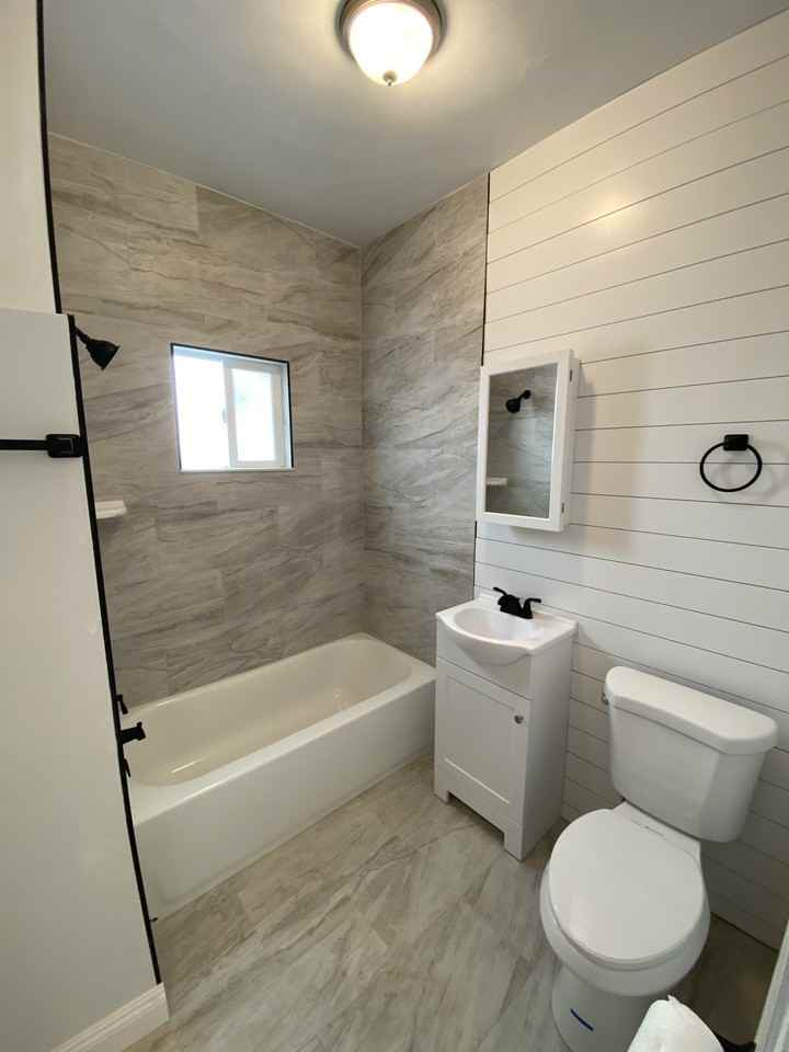 1312 West Balboa Boulevard - Photo 2 of 6