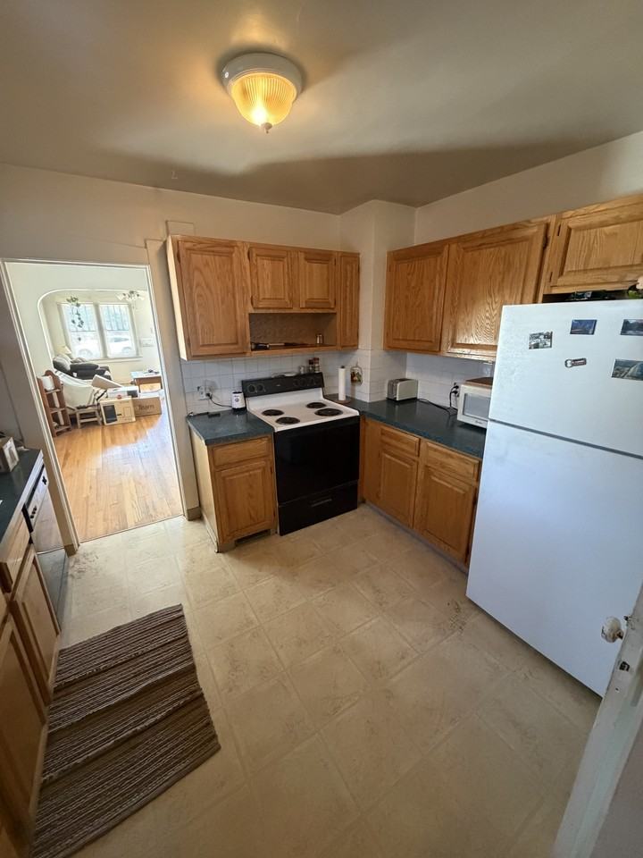2111 S WASHINGTON ST - Photo 6 of 10