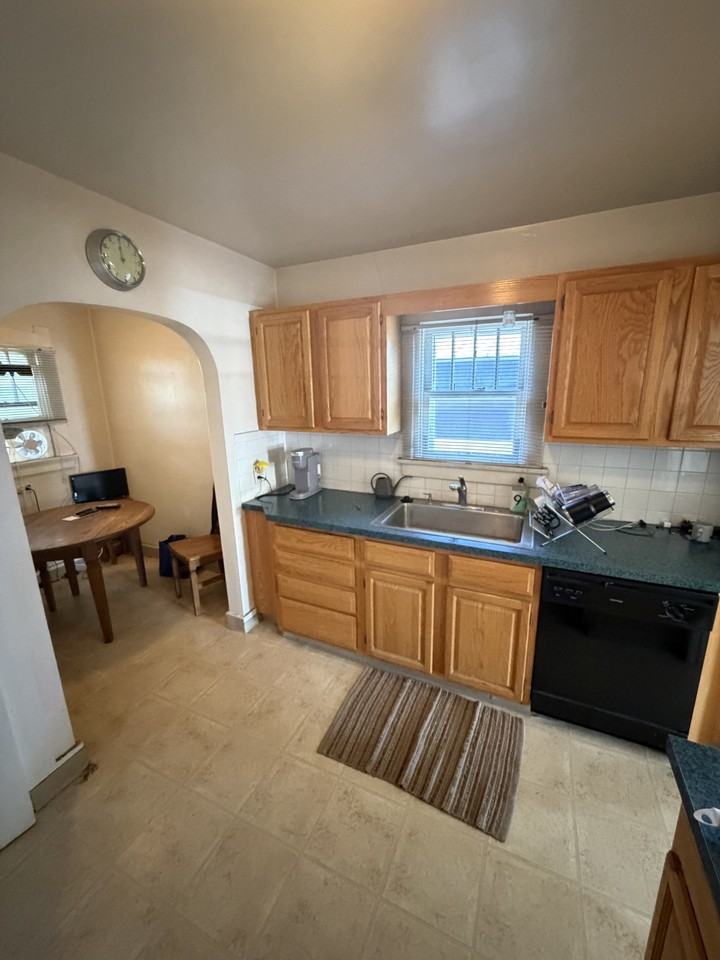 2111 S WASHINGTON ST - Photo 7 of 10
