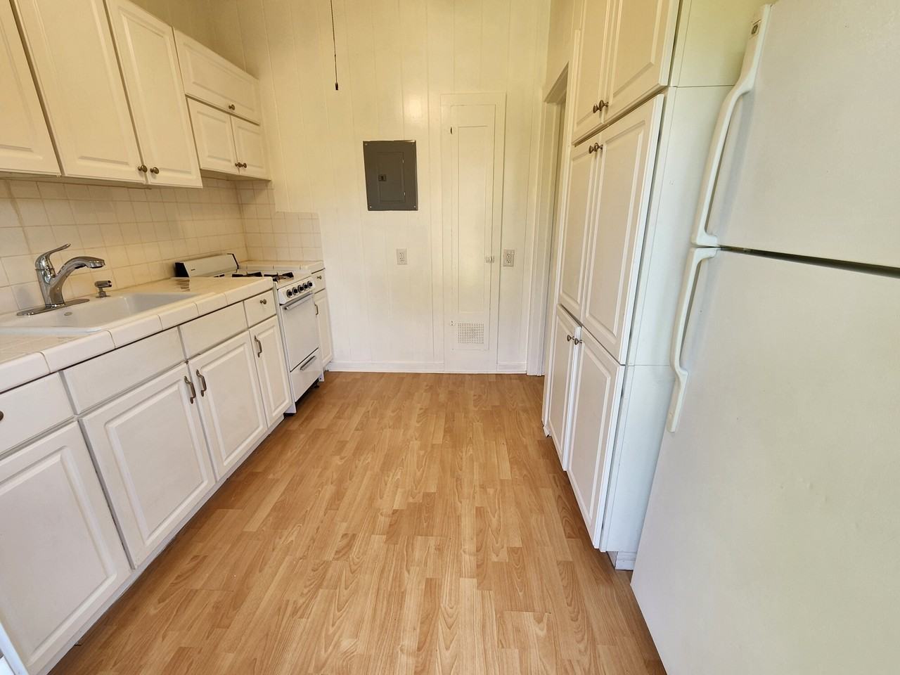 1737 5th Street - Photo 5 of 11