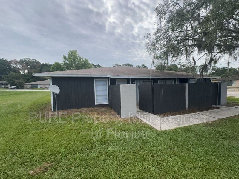 5485 Se 30th Pl #A - Photo 3 of 41