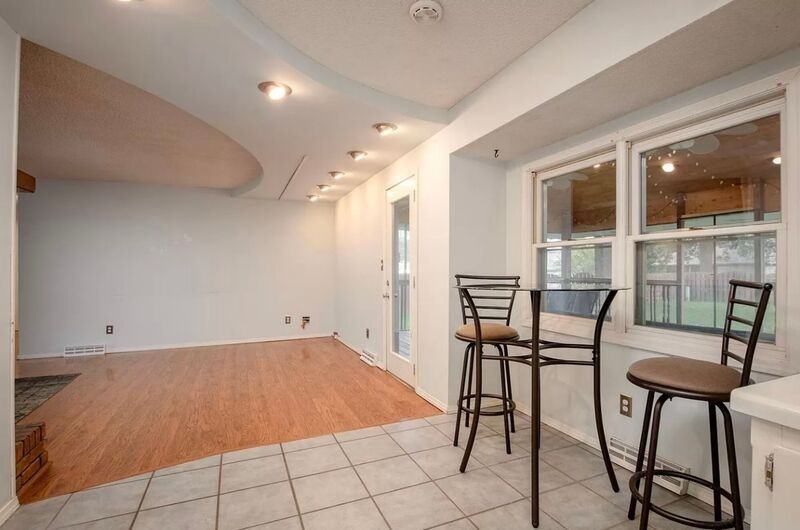 1714 W Swan St - Photo 4 of 16