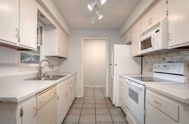 1714 W Swan St - Photo 5 of 16