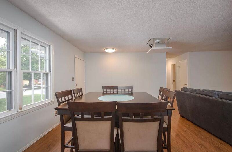 1714 W Swan St - Photo 6 of 16