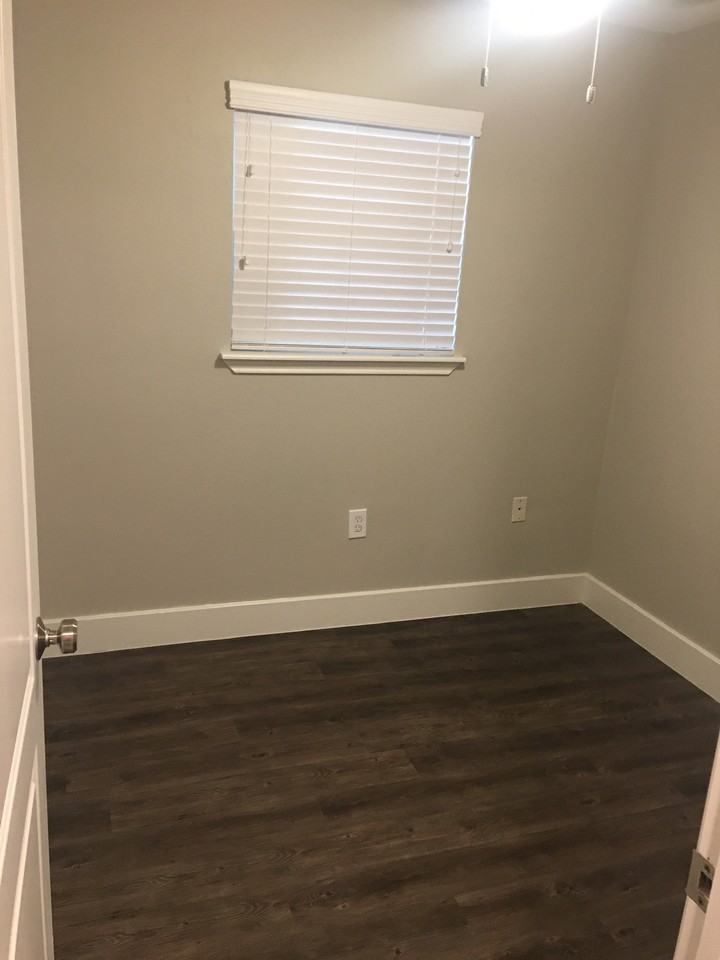 League Colony - Photo 3 of 5