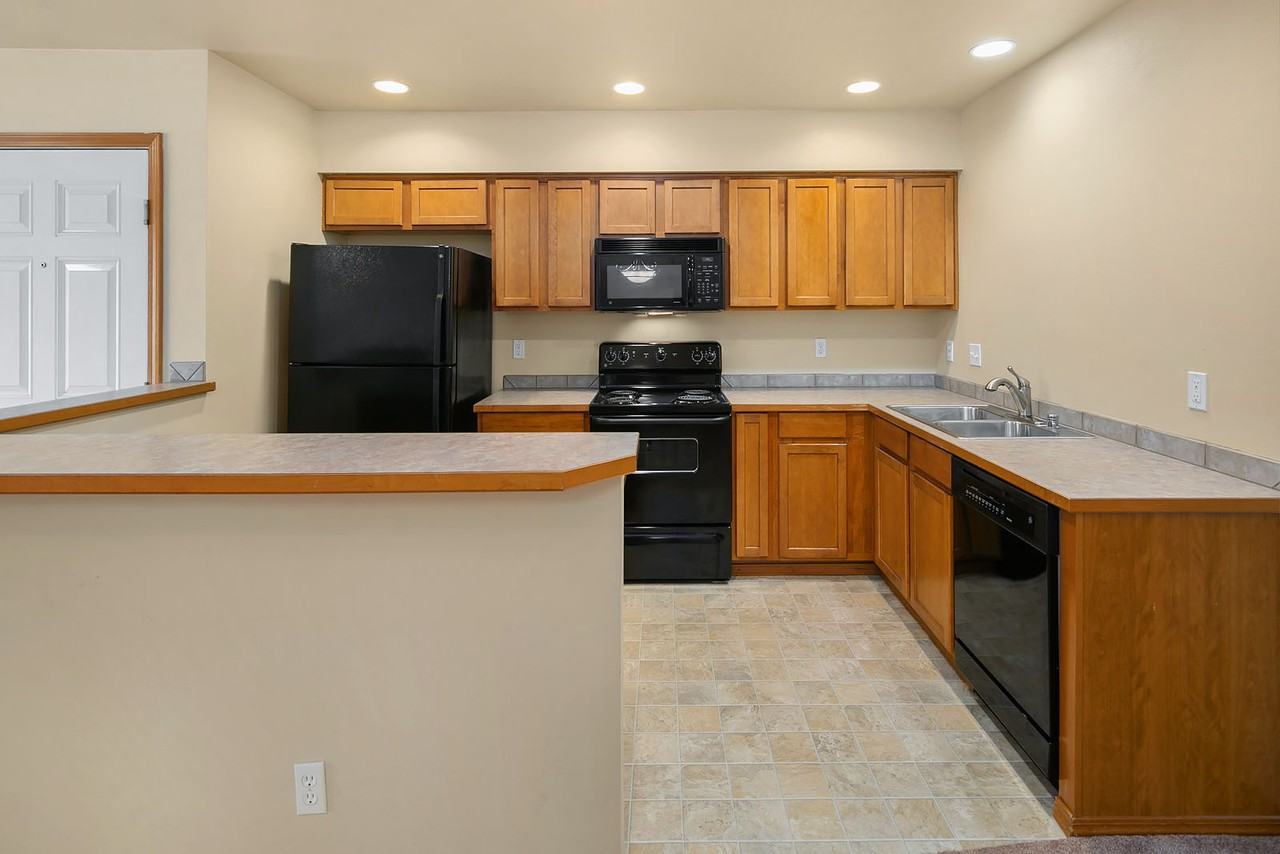 Chelsea Court Apartments - Photo 3 of 15