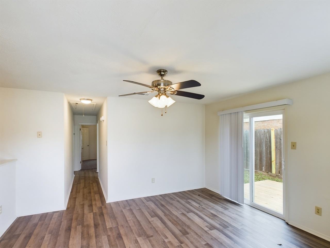 1403 Gramma Court - Photo 3 of 11