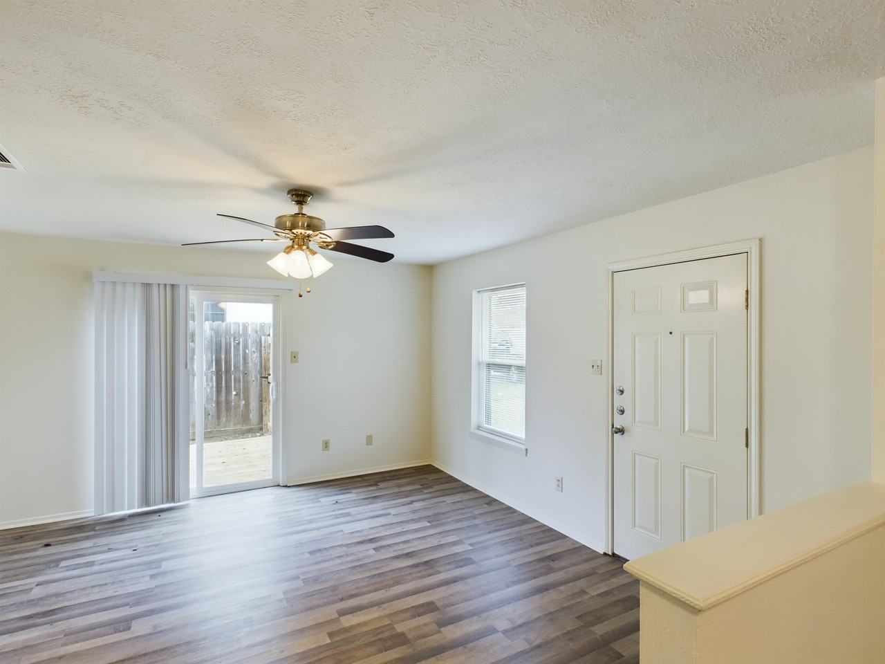 1403 Gramma Court - Photo 6 of 11