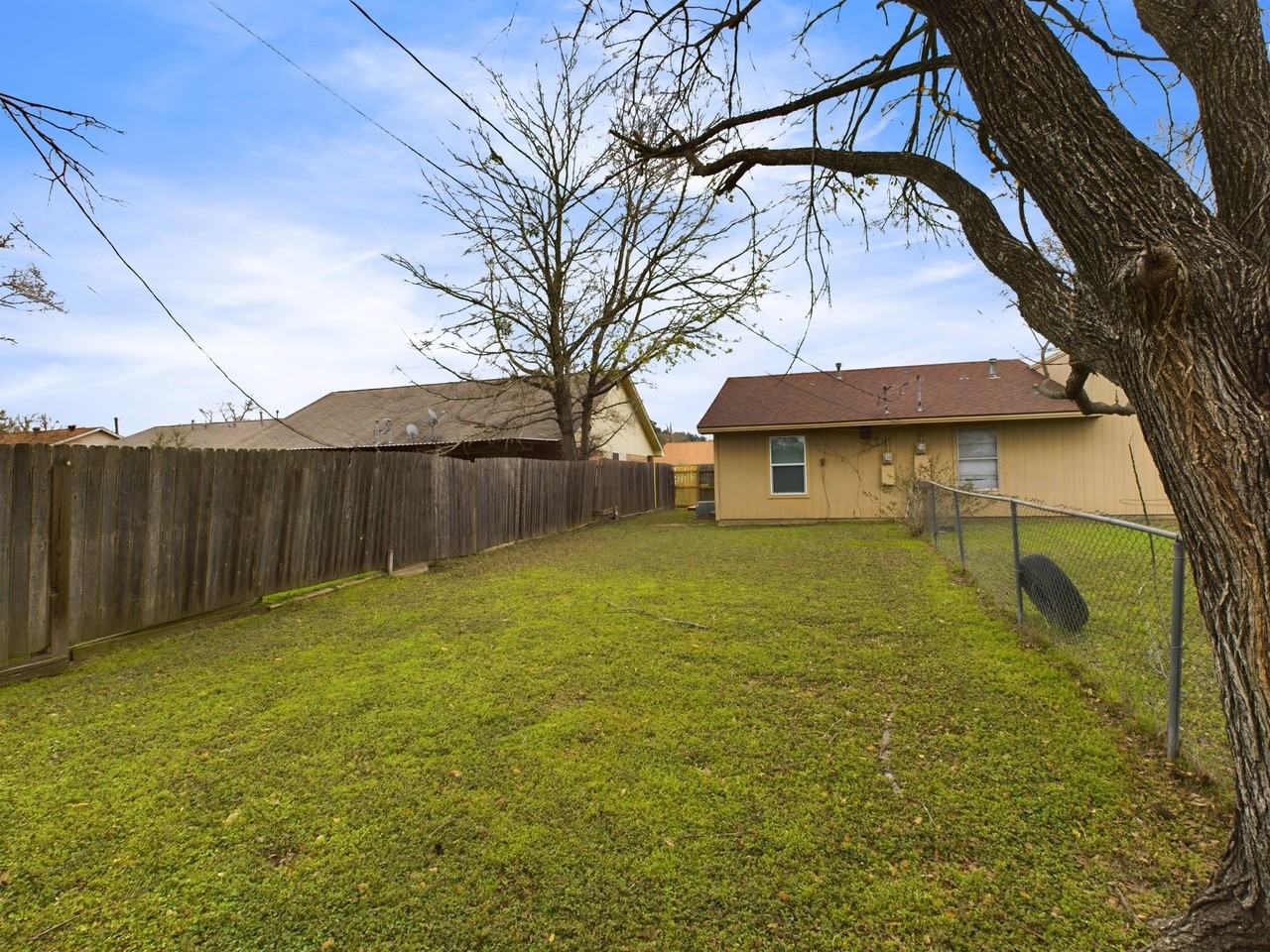 1403 Gramma Court - Photo 7 of 11