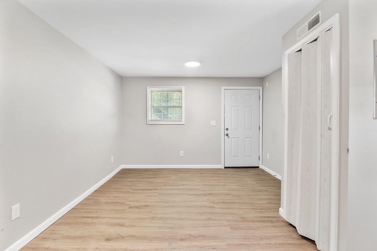 396 Rawson Street Southwest - Photo 7 of 20