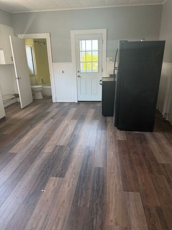 720 S Webster Ave #B - Photo 2 of 8