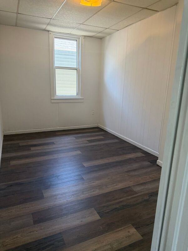 720 S Webster Ave #B - Photo 6 of 8