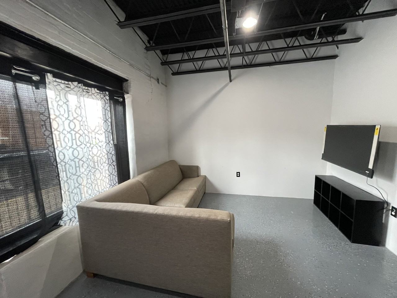 21 South Pershing Avenue - Photo 4 of 13
