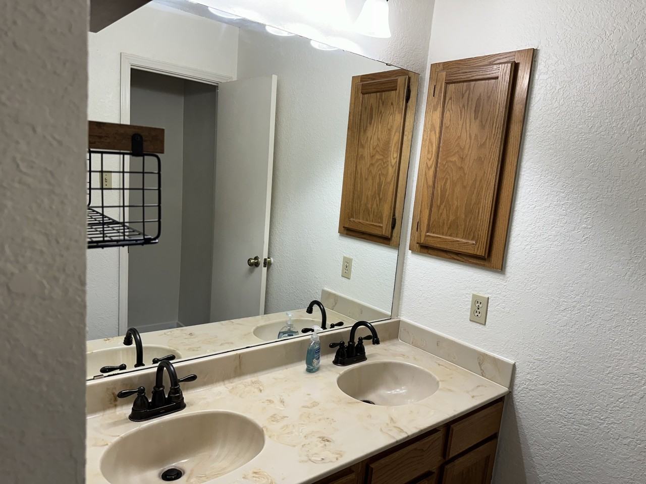 2600 Shasta Court - Photo 6 of 9