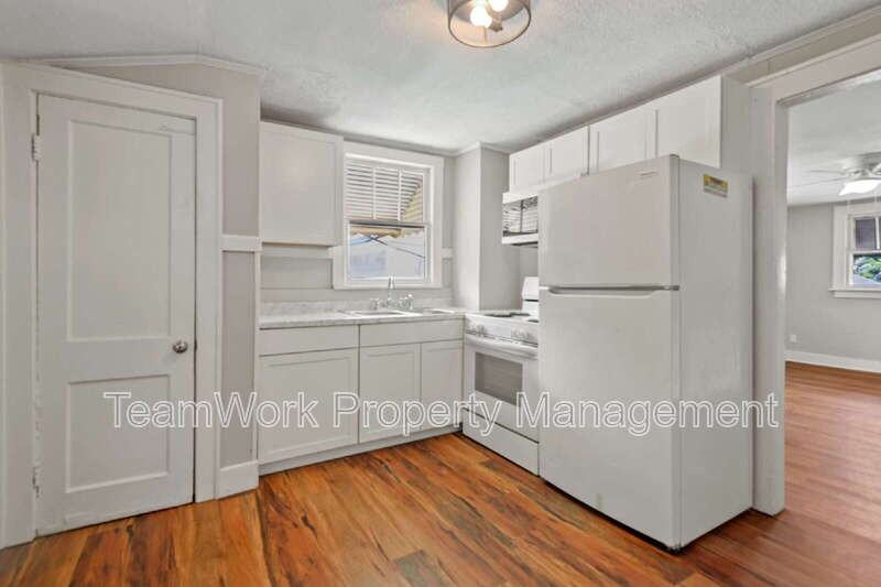 3530 Admiral Dr - Photo 5 of 13