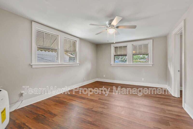 3530 Admiral Dr - Photo 6 of 13