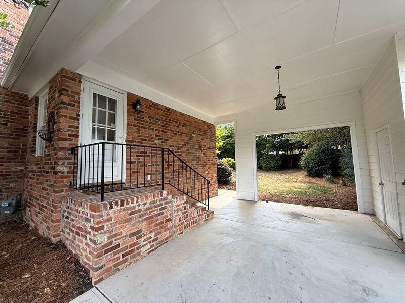 5017 Sandlewood Dr - Photo 4 of 32