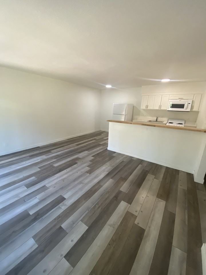 3671 Spruce Avenue - Photo 7 of 8