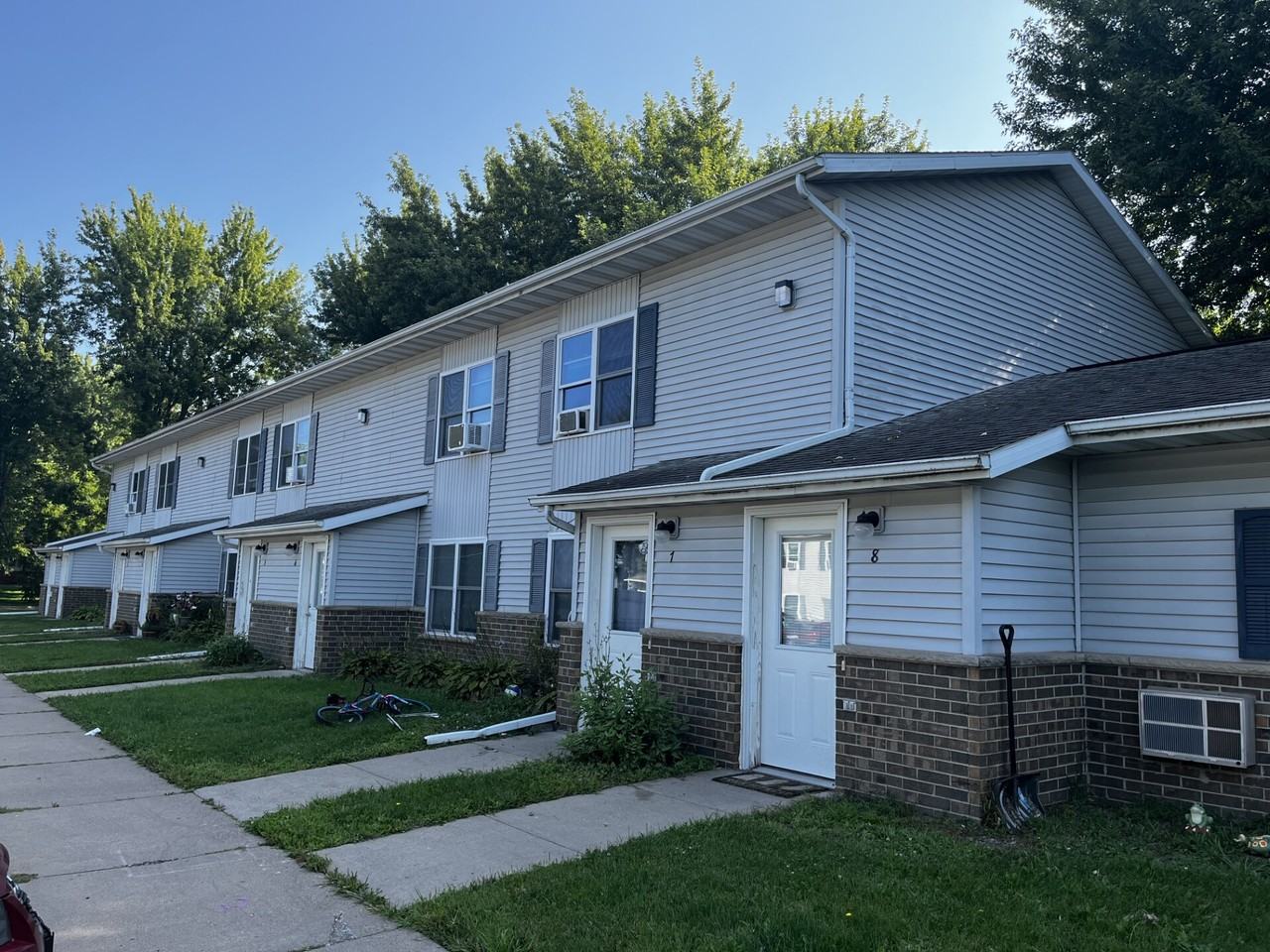 Elm Drive - Loyal - Photo 5 of 22
