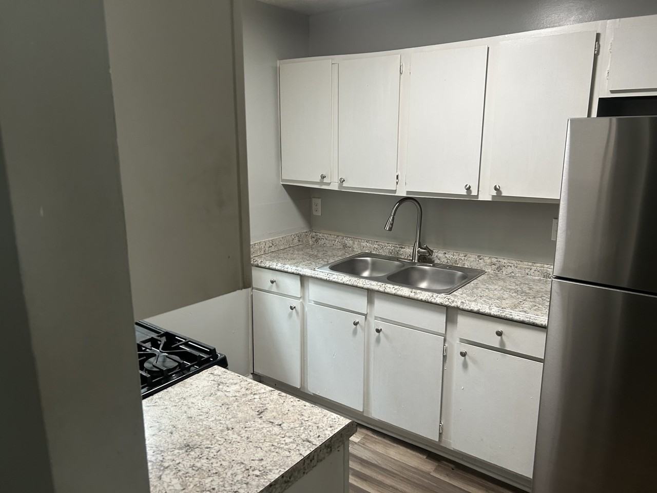 821 West Edgemont Avenue - Photo 3 of 8