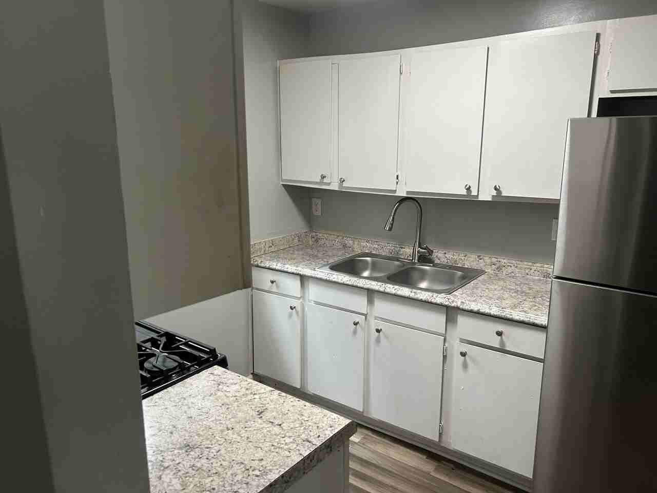 833 West Edgemont Avenue - Photo 2 of 7