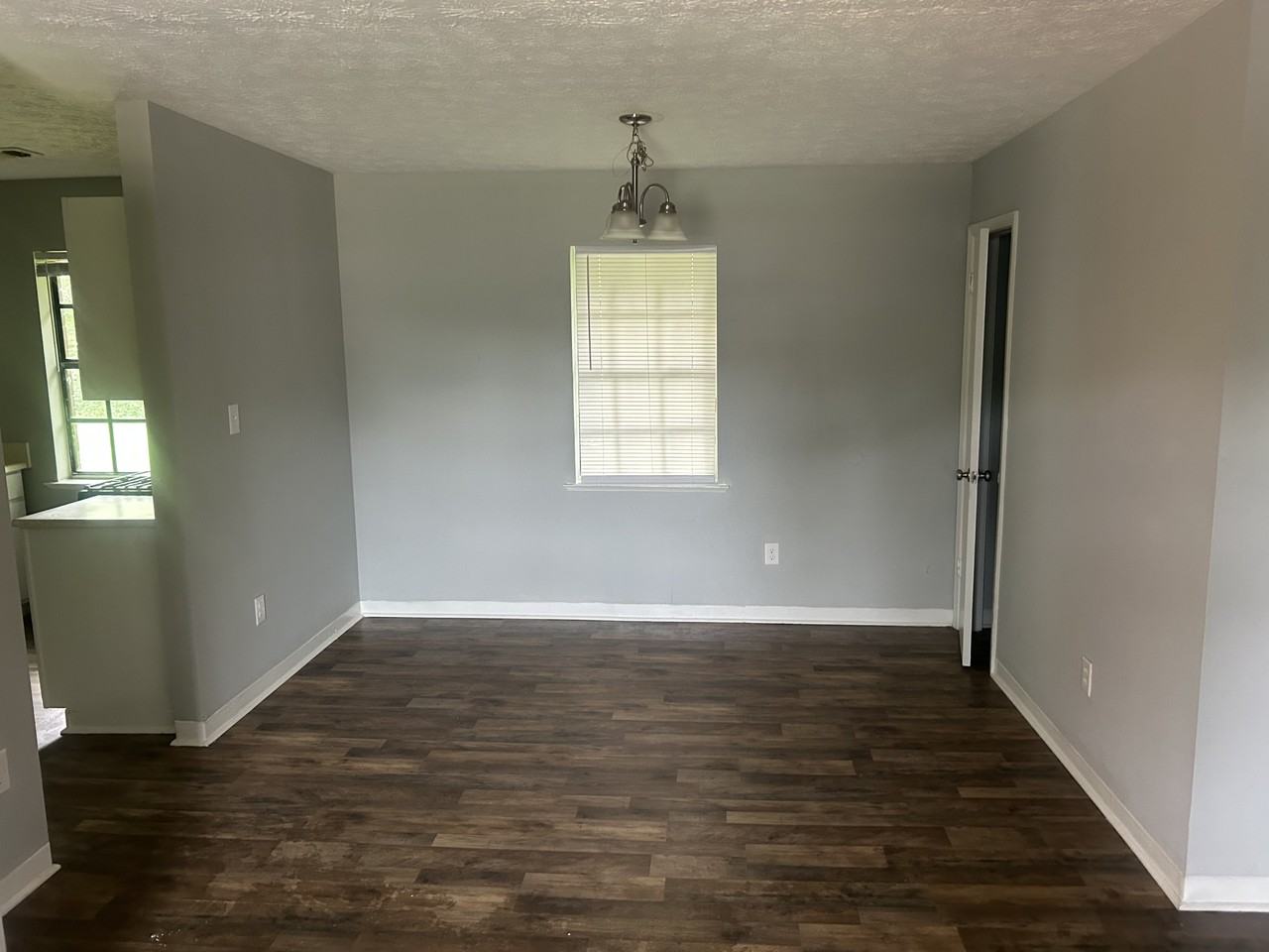 833 West Edgemont Avenue - Photo 4 of 7