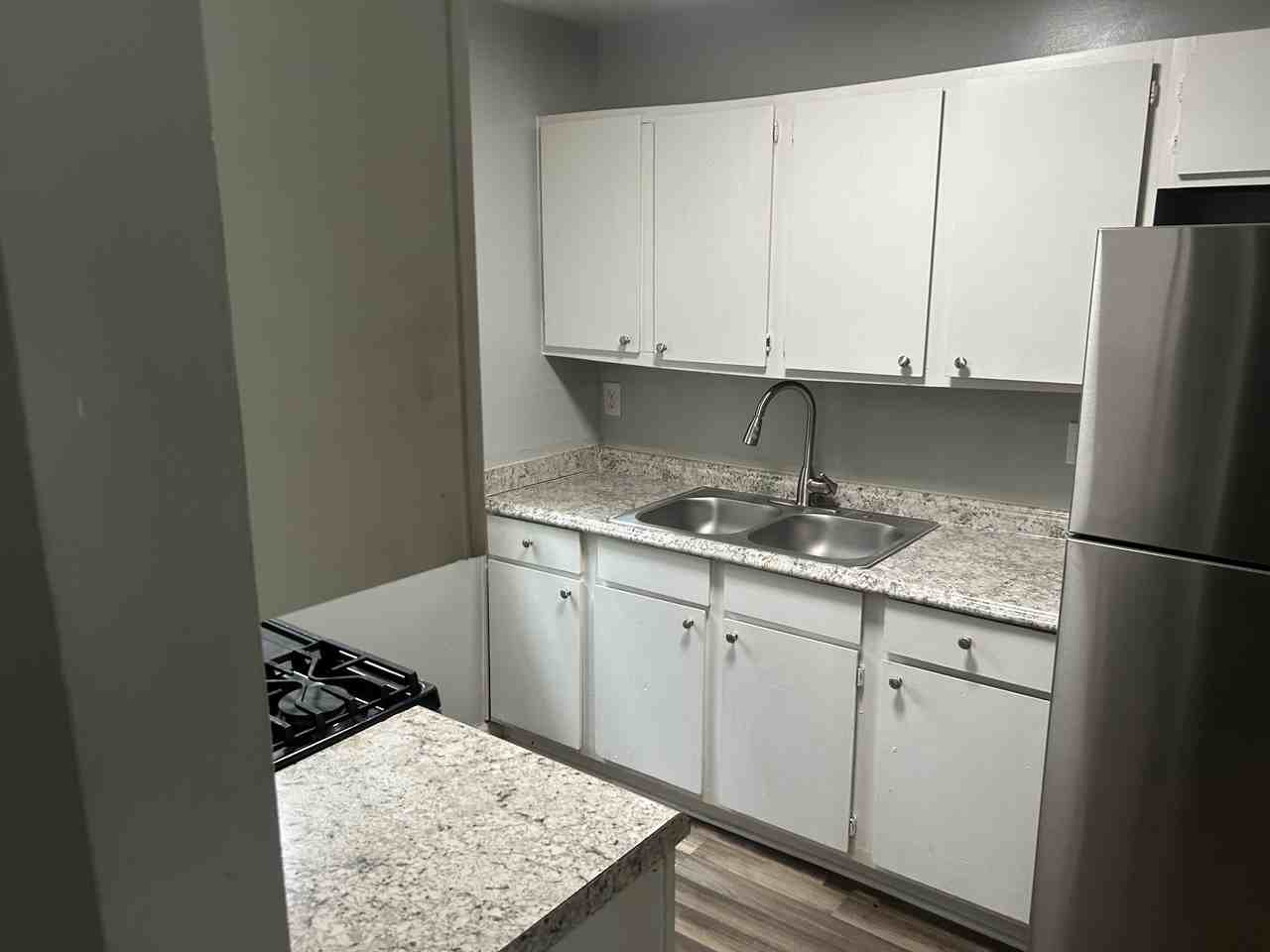 825 West Edgemont Avenue - Photo 3 of 7