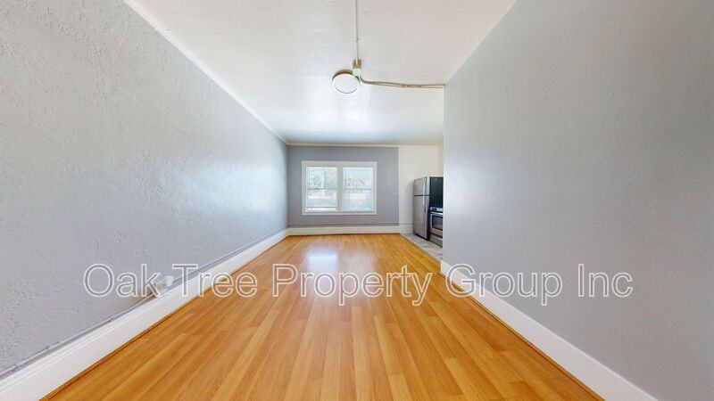 134 E 16th St #11 - Photo 2 of 14