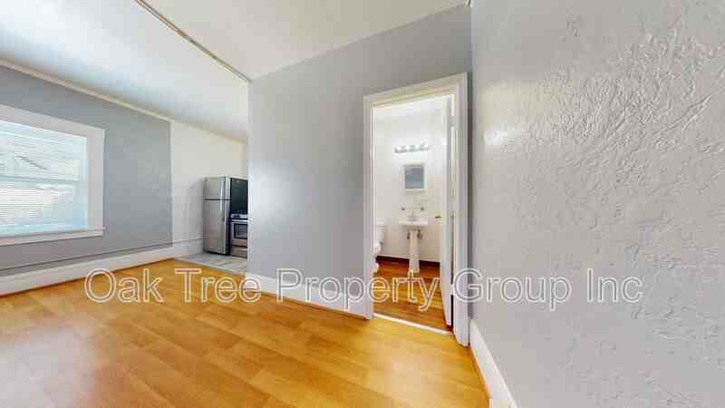 134 E 16th St #11 - Photo 3 of 14