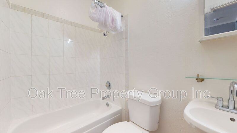 134 E 16th St #11 - Photo 7 of 14