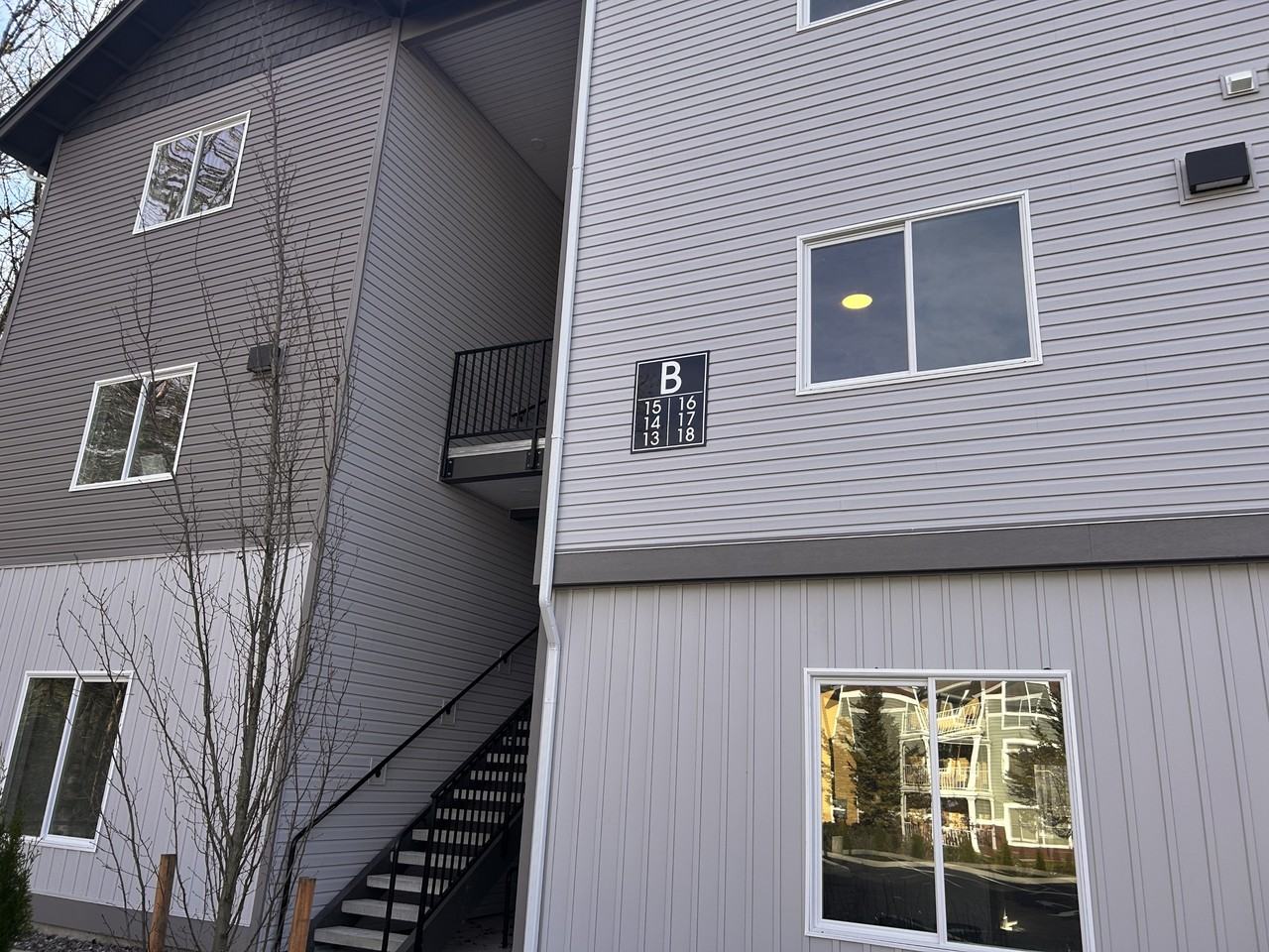 415 Southwest 20th Avenue - Photo 3 of 10