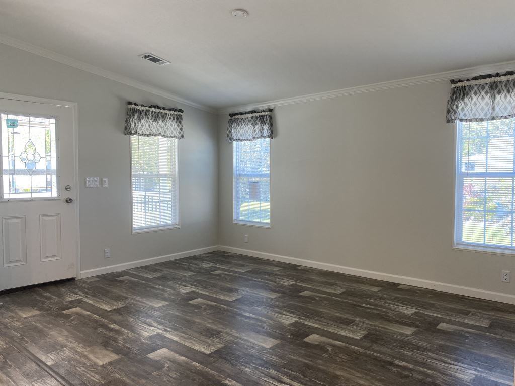 321 Queen Mary Loop - Photo 3 of 14