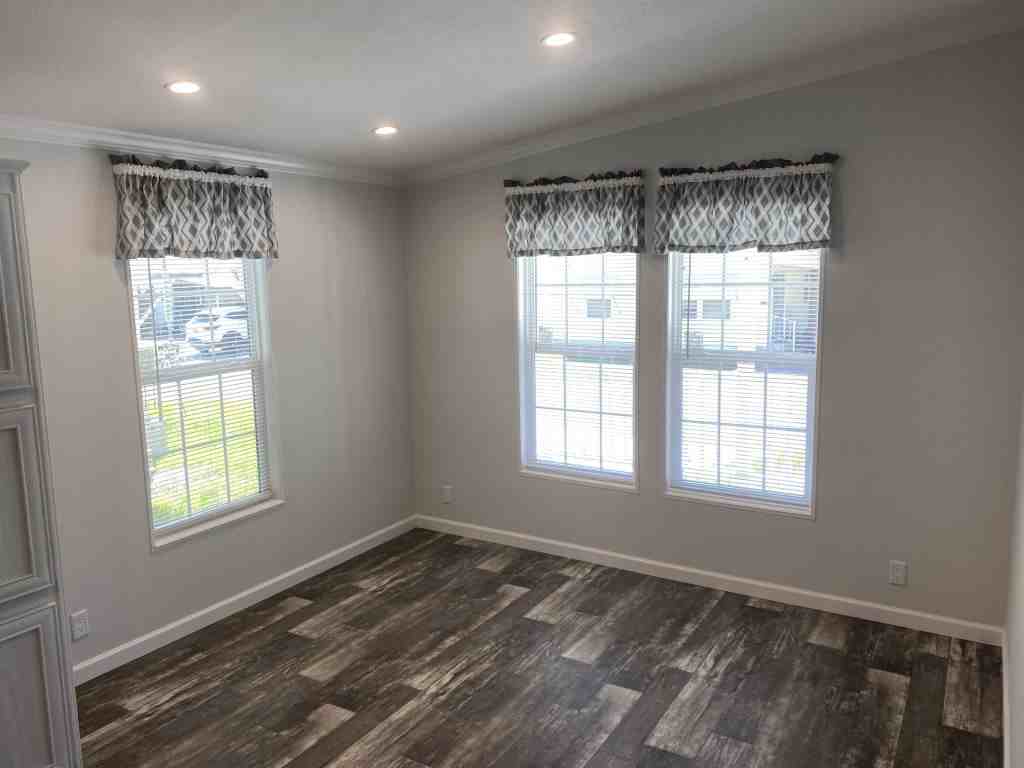 321 Queen Mary Loop - Photo 7 of 14