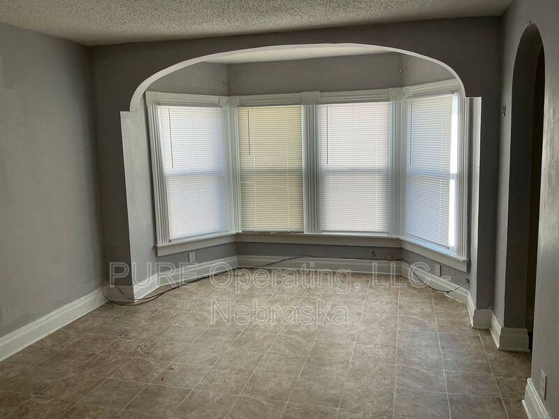 810 E Erie St #1TOPFL - Photo 3 of 16