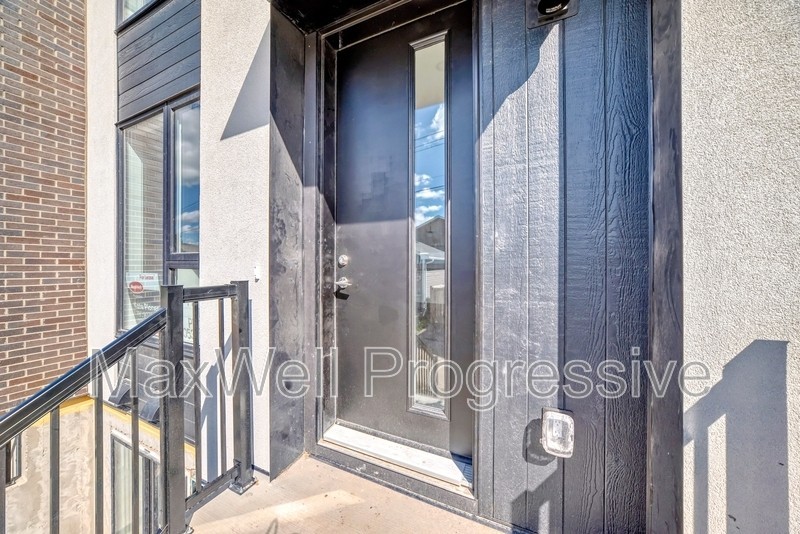 11113 51 St Nw #MAIN - Photo 2 of 38