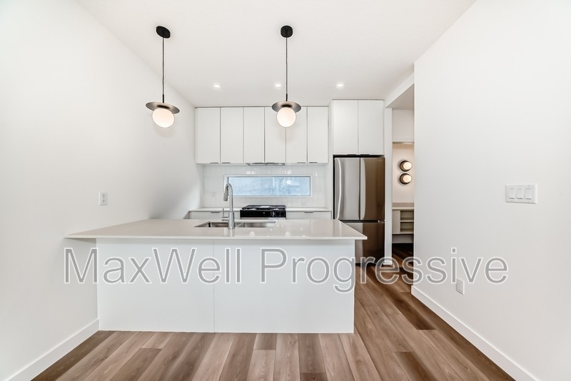 11113 51 St Nw #MAIN - Photo 6 of 38