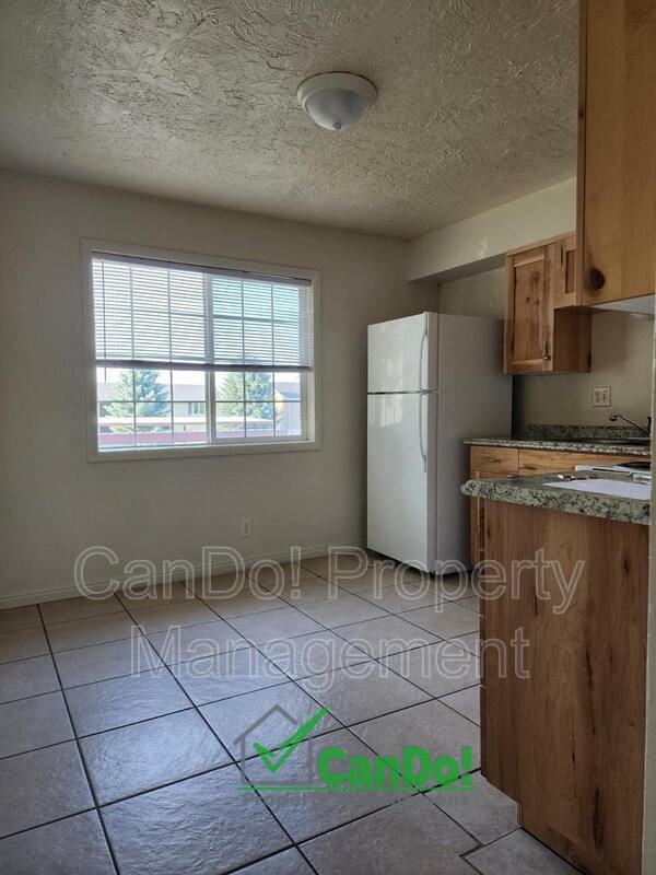 250 Carol Dr #1 - Photo 5 of 24