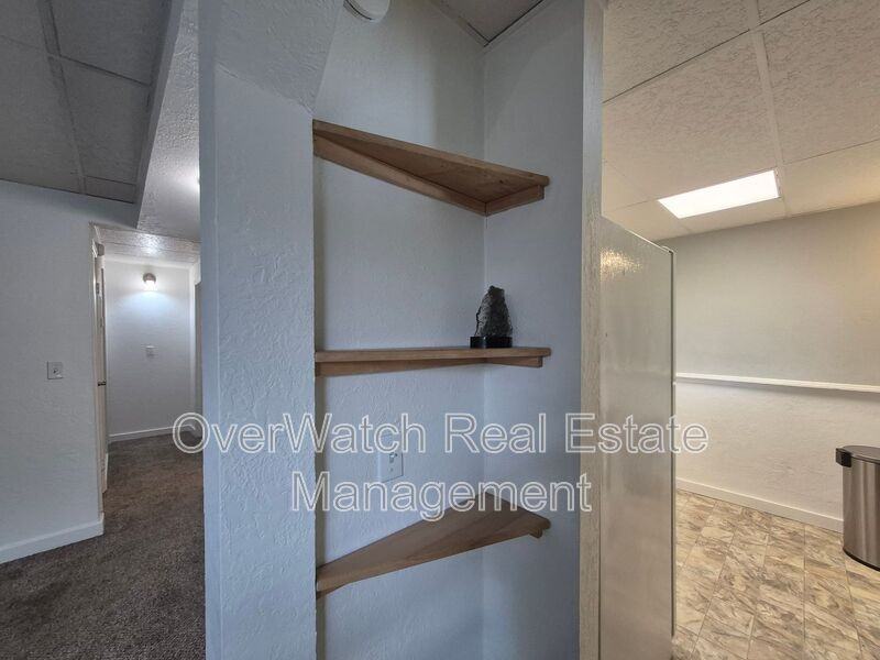 429 Creekside St #B - Photo 3 of 12