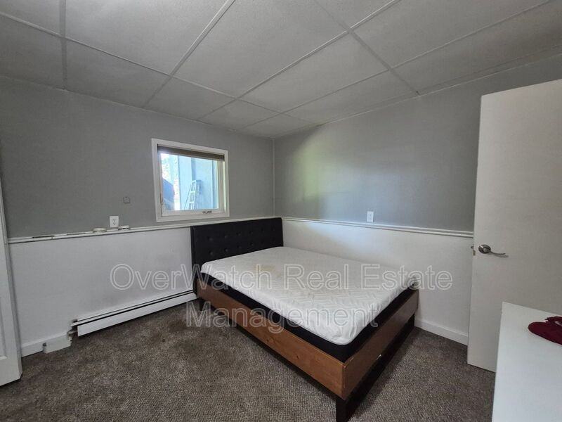 429 Creekside St #B - Photo 6 of 12