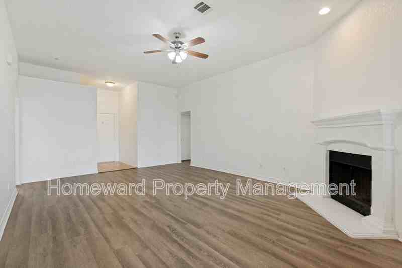 900 San Felipe Trl - Photo 3 of 12